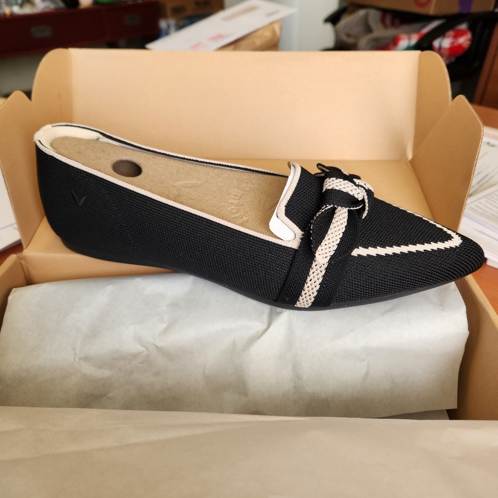 Vivaia Michelle Black Cream Bow Flat Size 10